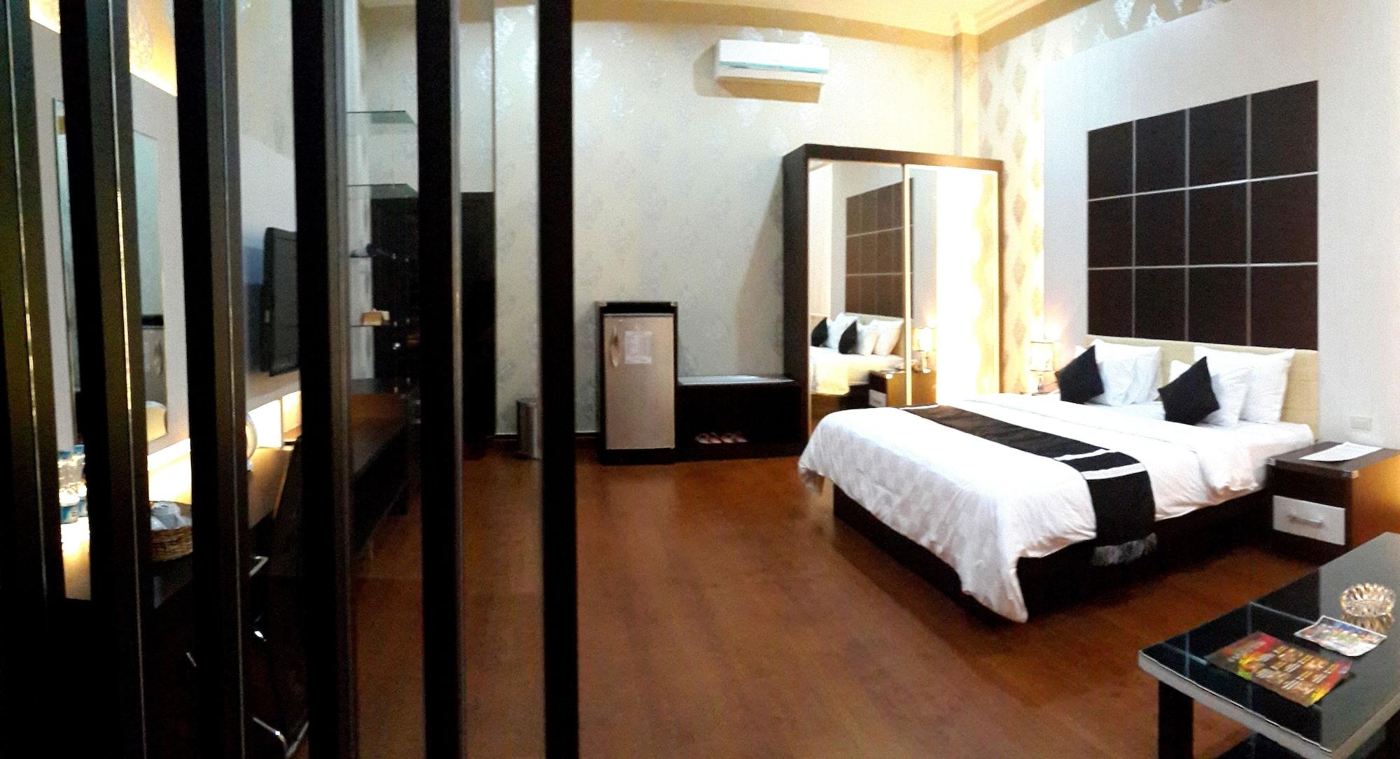 פונטיאנק Hotel Harmony In & Karaoke מראה חיצוני תמונה
