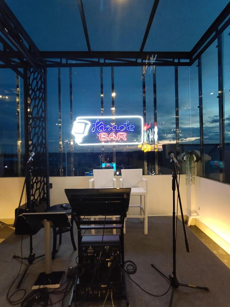פונטיאנק Hotel Harmony In & Karaoke מראה חיצוני תמונה