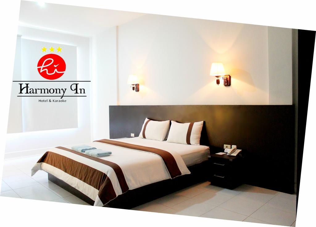 פונטיאנק Hotel Harmony In & Karaoke מראה חיצוני תמונה