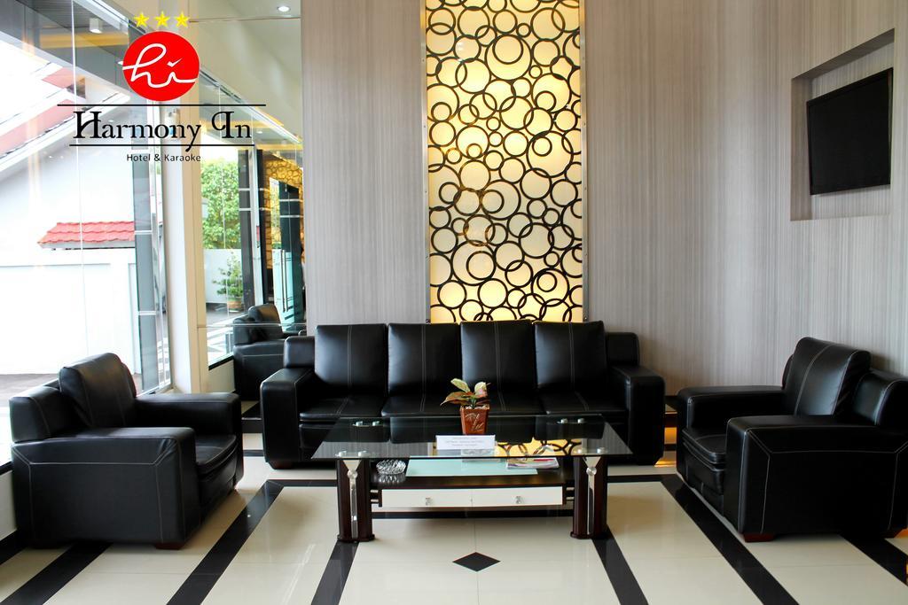 פונטיאנק Hotel Harmony In & Karaoke מראה חיצוני תמונה
