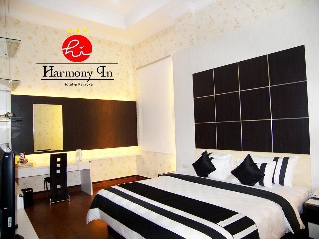 פונטיאנק Hotel Harmony In & Karaoke מראה חיצוני תמונה