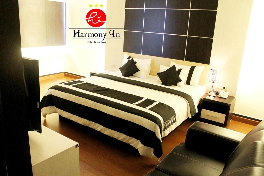 פונטיאנק Hotel Harmony In & Karaoke מראה חיצוני תמונה