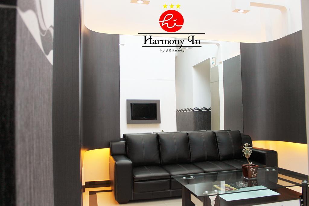 פונטיאנק Hotel Harmony In & Karaoke מראה חיצוני תמונה